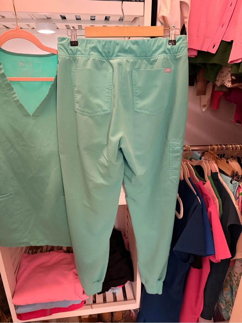FIGS Teal Medical Scrub Top and joggers - Picture 1 of 4